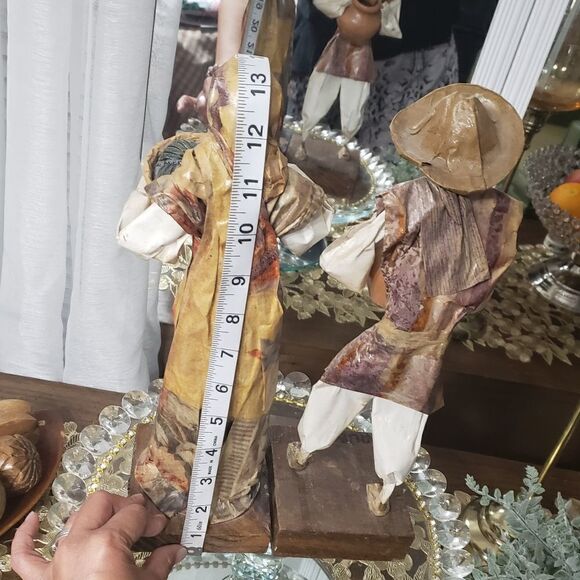 Vintage Paper Mache Couple Figurines from Aruba - Picture 9 of 9